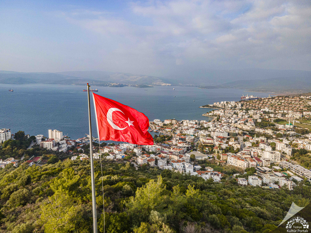 Mavi̇ Bayrakli Cebeci̇ Sahi̇li̇ - Fotoğraf 8